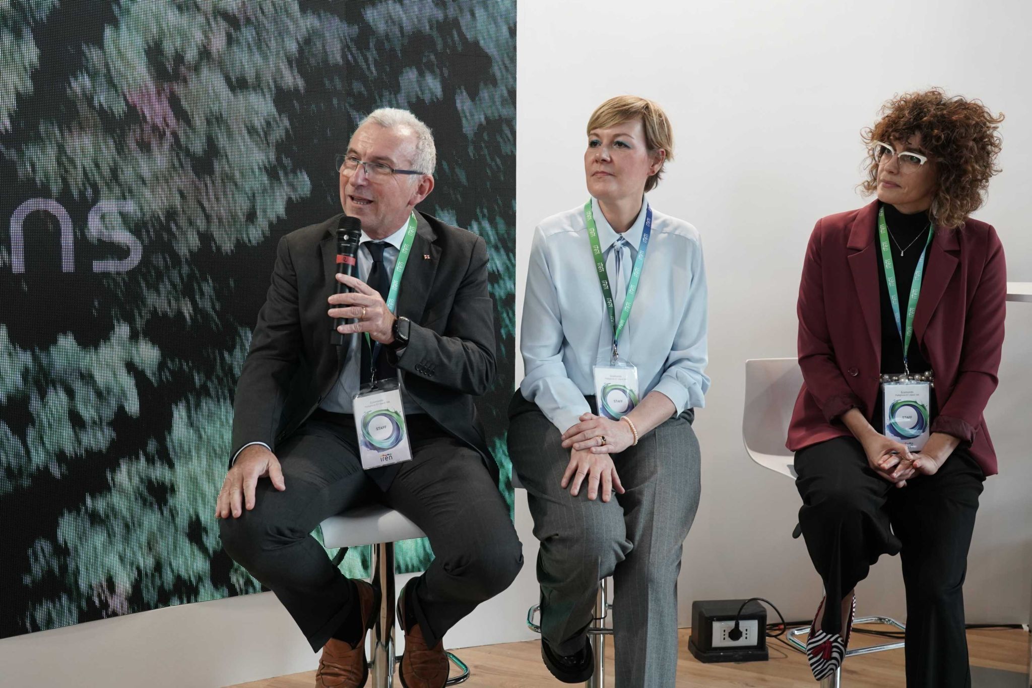 nella foto gli intervnistati del team Alfa Solutions durante l'evento di Ecomondo 2024